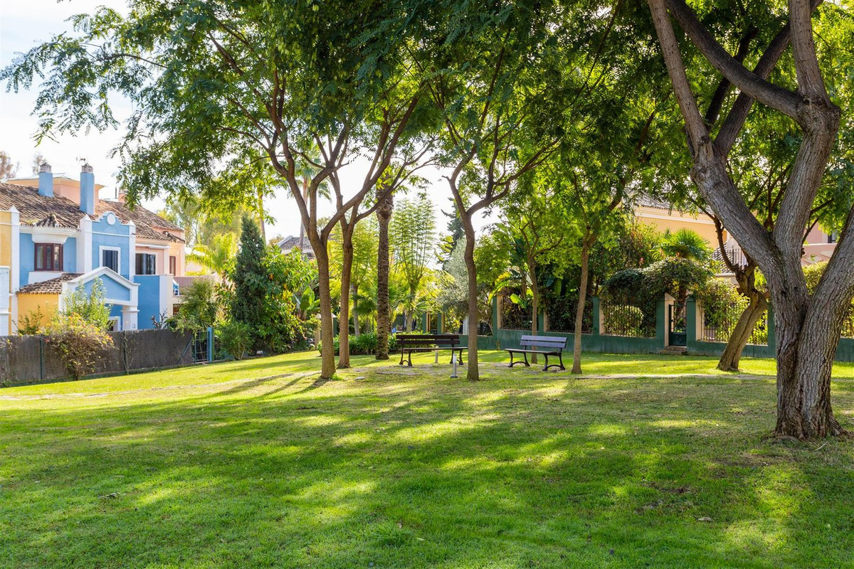 5 Bed Townhouse for sale in Guadalmina Alta Costa Del Sol, Málaga, Spain