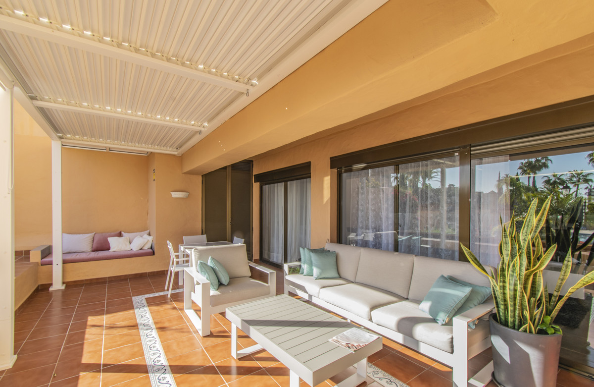 2 Bed Apartment for sale in Atalaya Costa Del Sol, Málaga, Spain
