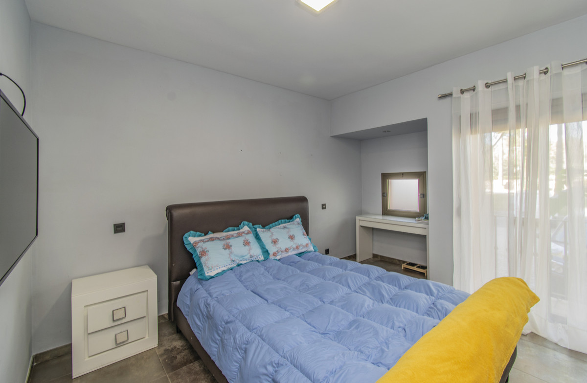 2 Bed Apartment for sale in Atalaya Costa Del Sol, Málaga, Spain