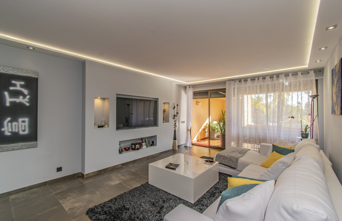 2 Bed Apartment for sale in Atalaya Costa Del Sol, Málaga, Spain