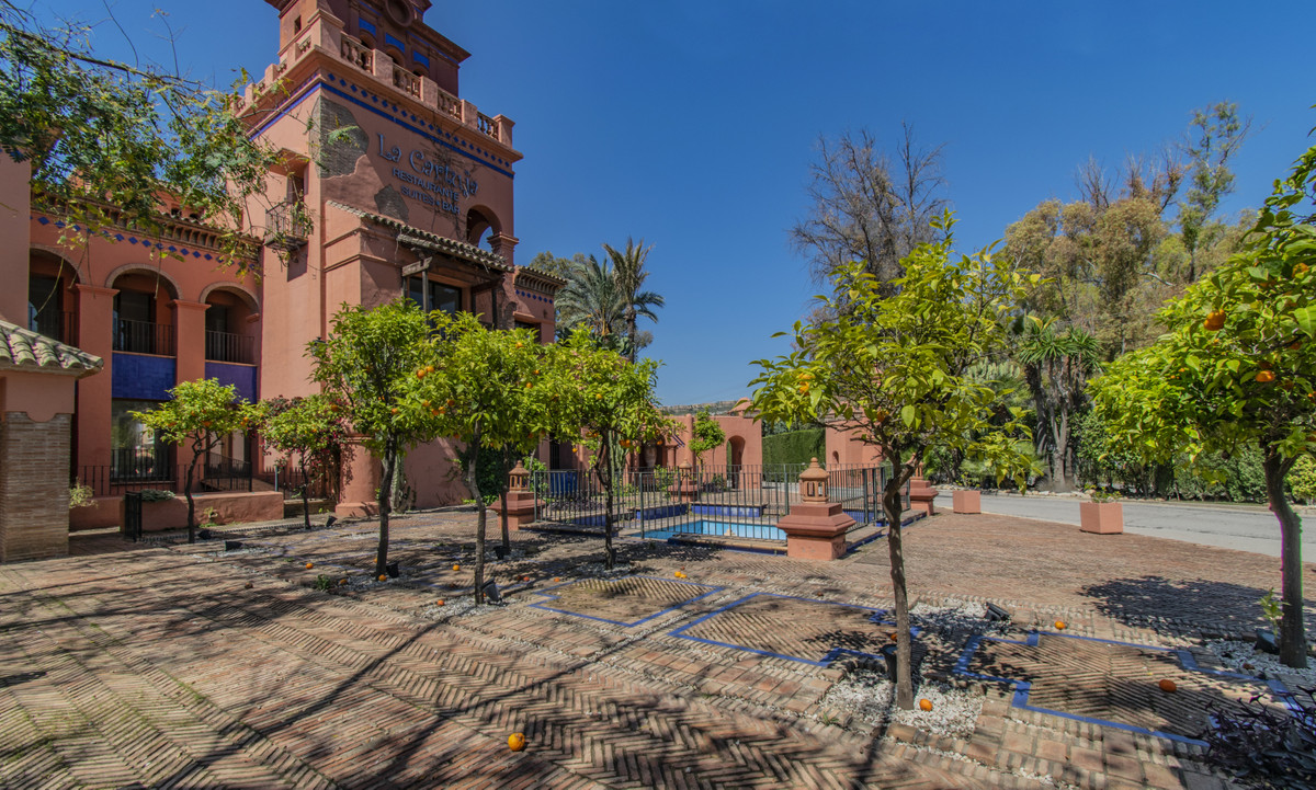 2 Bed Apartment for sale in Atalaya Costa Del Sol, Málaga, Spain