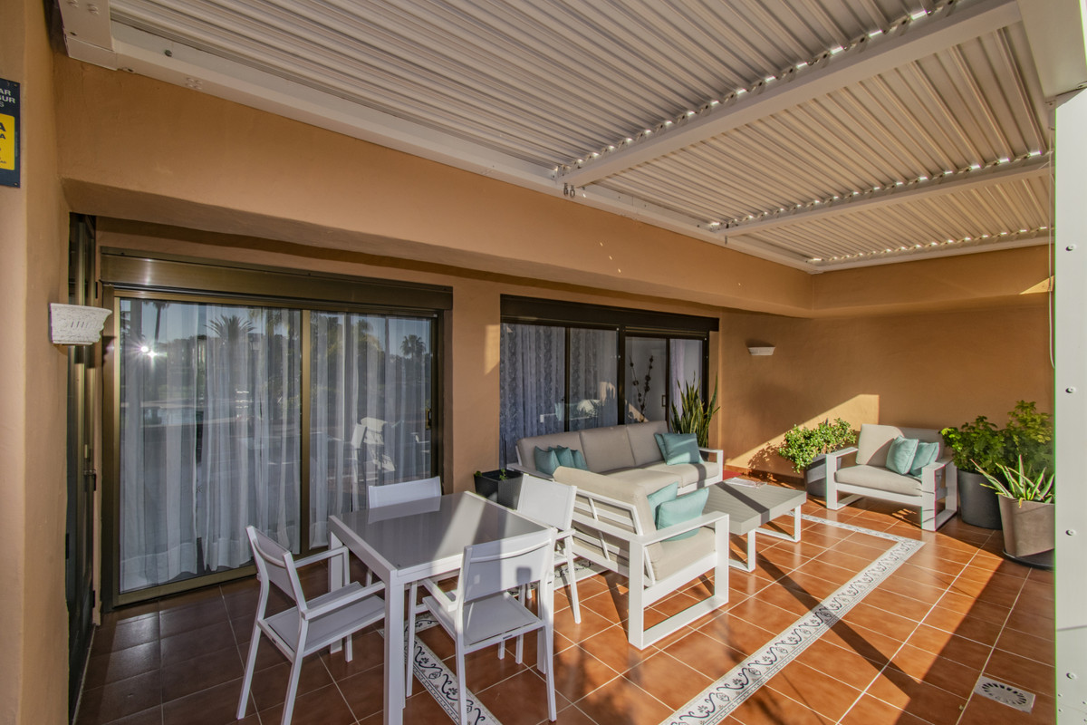 2 Bed Apartment for sale in Atalaya Costa Del Sol, Málaga, Spain