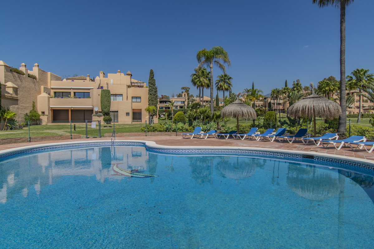 2 Bed Apartment for sale in Atalaya Costa Del Sol, Málaga, Spain