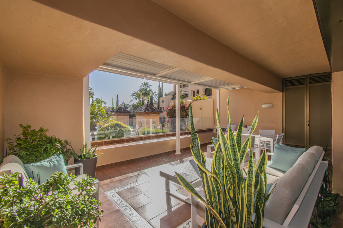 2 Bed Apartment for sale in Atalaya Costa Del Sol, Málaga, Spain