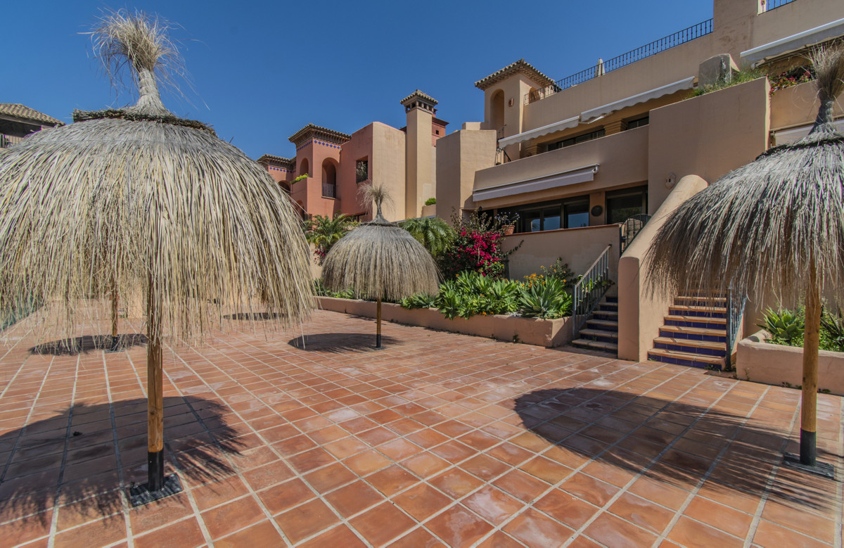 2 Bed Apartment for sale in Atalaya Costa Del Sol, Málaga, Spain