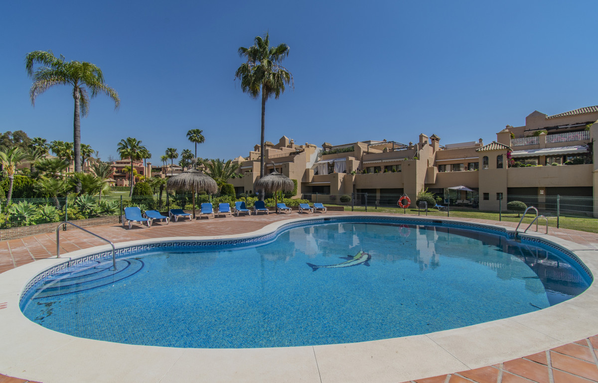 2 Bed Apartment for sale in Atalaya Costa Del Sol, Málaga, Spain