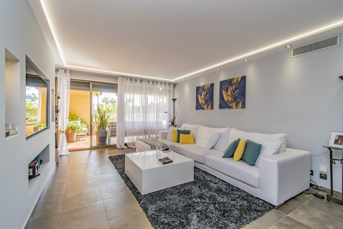 2 Bed Apartment for sale in Atalaya Costa Del Sol, Málaga, Spain