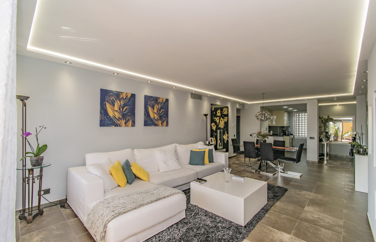 2 Bed Apartment for sale in Atalaya Costa Del Sol, Málaga, Spain