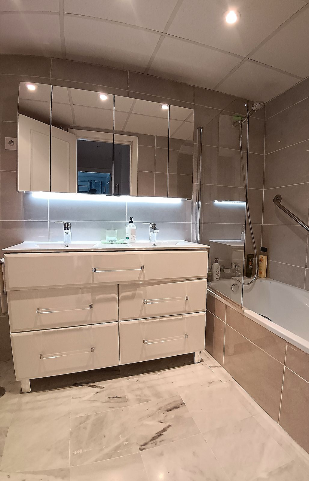 3 Bed Apartment for sale in Marbella Costa Del Sol, Málaga, Spain