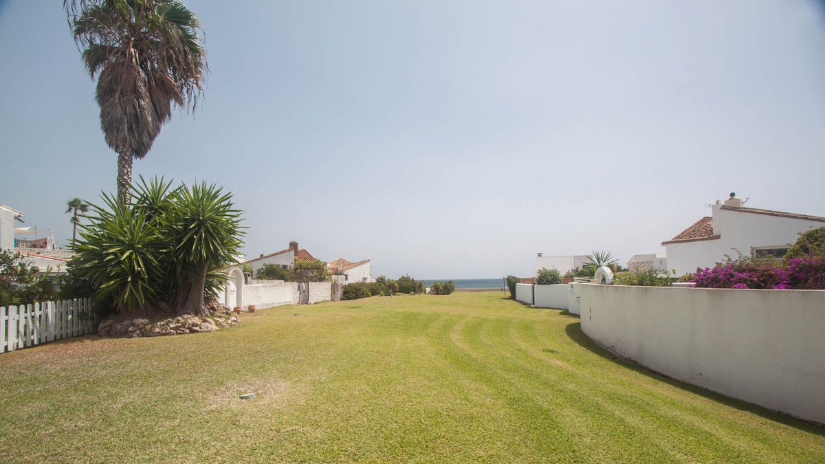 3 Bed Townhouse for sale in Estepona Costa Del Sol, Málaga, Spain