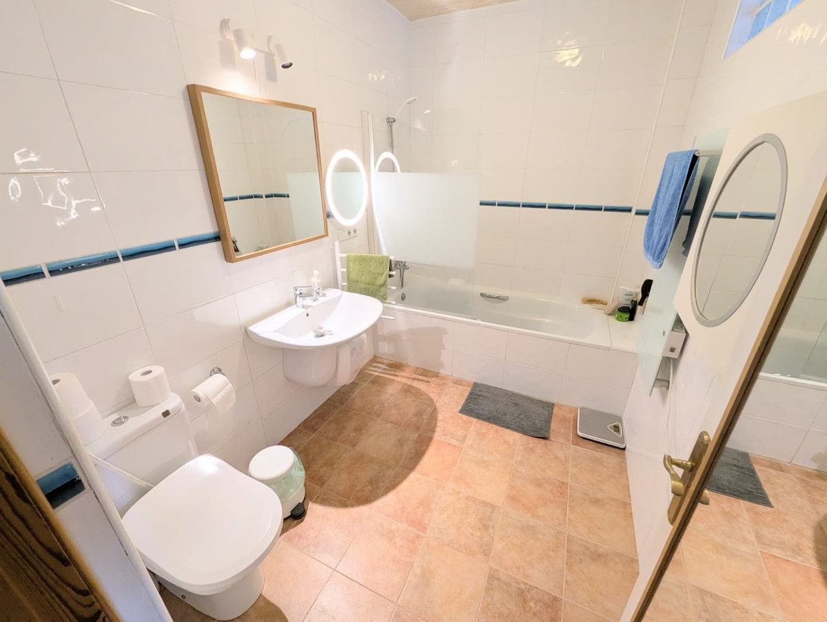 Se vende Adosada de 2 dormitorios en Costa Del Sol, Málaga, España