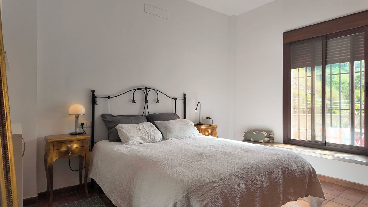 6 Bed Townhouse for sale in Alora Costa Del Sol, Málaga, Spain