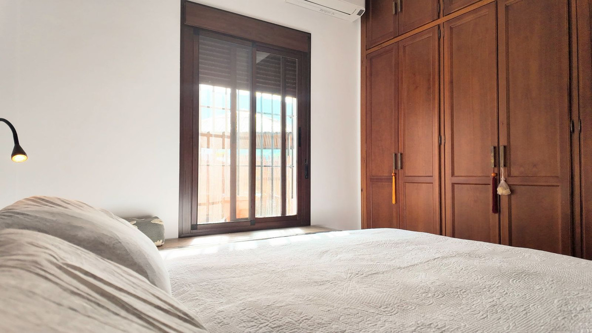 6 Bed Townhouse for sale in Alora Costa Del Sol, Málaga, Spain