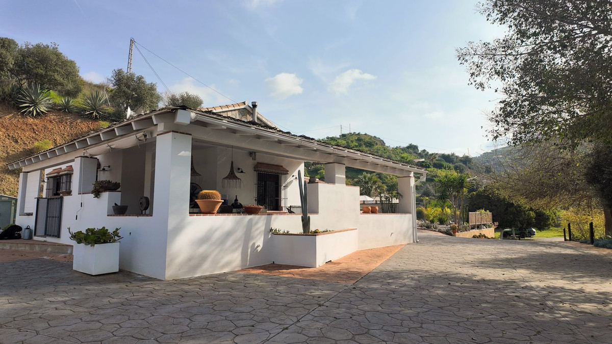 6 Bed Townhouse for sale in Alora Costa Del Sol, Málaga, Spain