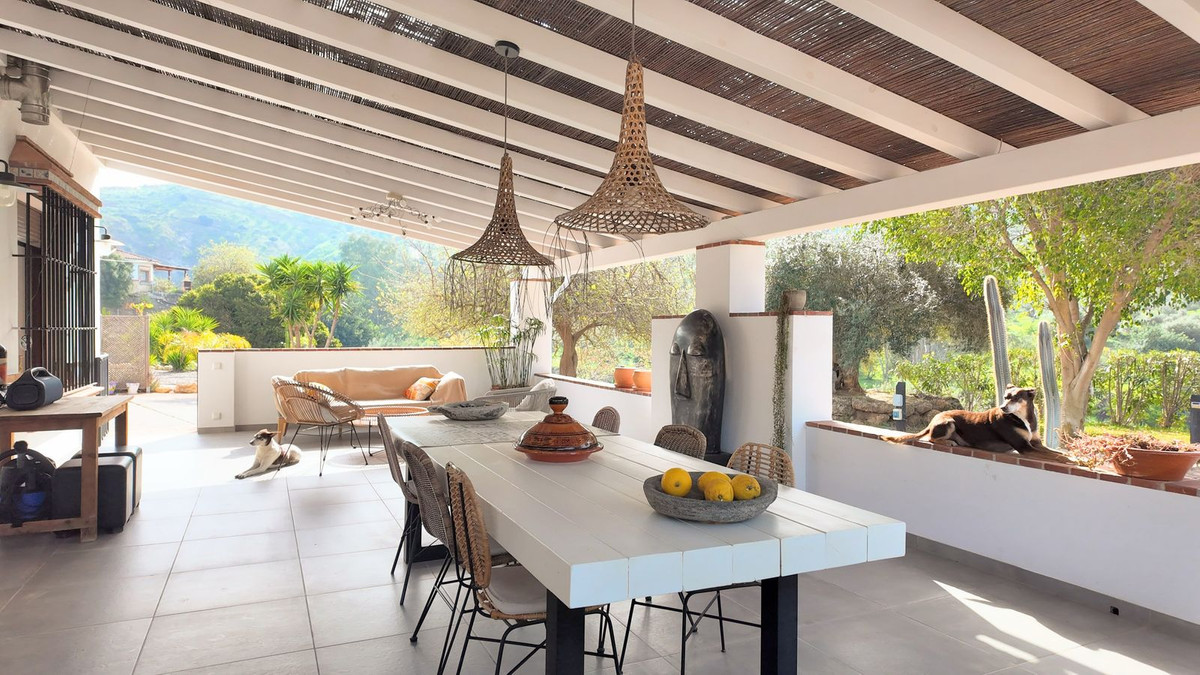 6 Bed Townhouse for sale in Alora Costa Del Sol, Málaga, Spain