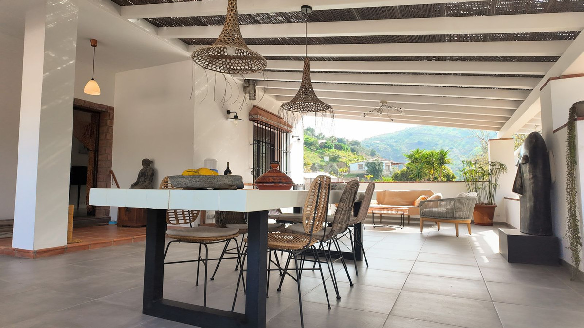 6 Bed Townhouse for sale in Alora Costa Del Sol, Málaga, Spain