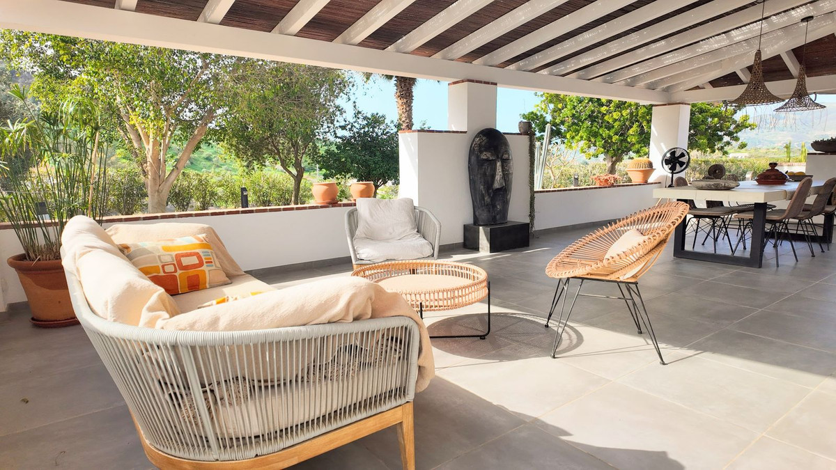 6 Bed Townhouse for sale in Alora Costa Del Sol, Málaga, Spain