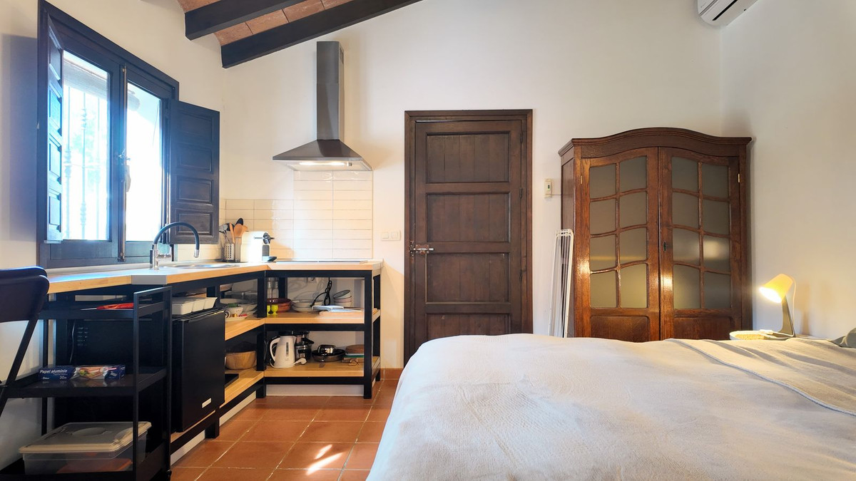 6 Bed Townhouse for sale in Alora Costa Del Sol, Málaga, Spain