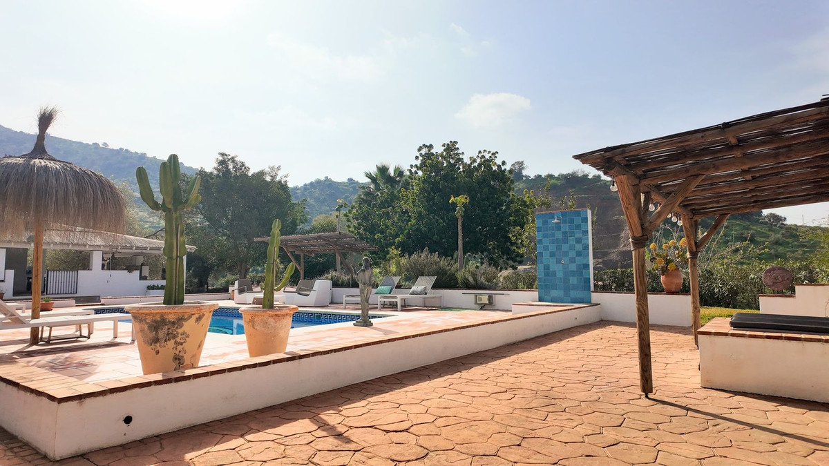 6 Bed Townhouse for sale in Alora Costa Del Sol, Málaga, Spain