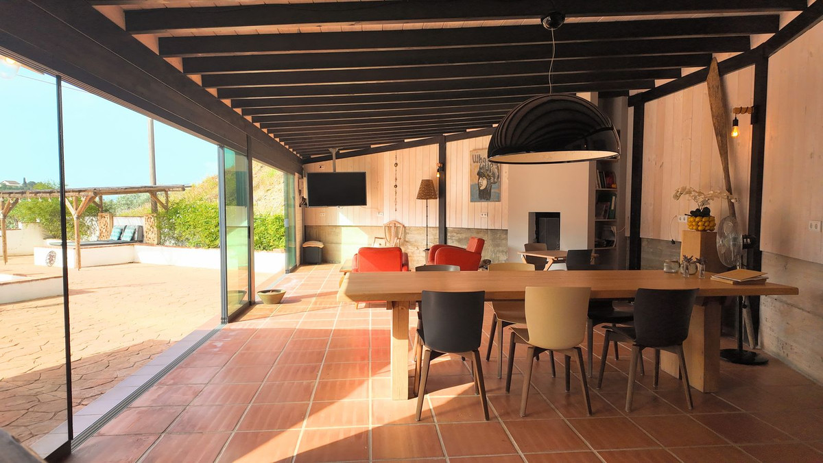 6 Bed Townhouse for sale in Alora Costa Del Sol, Málaga, Spain