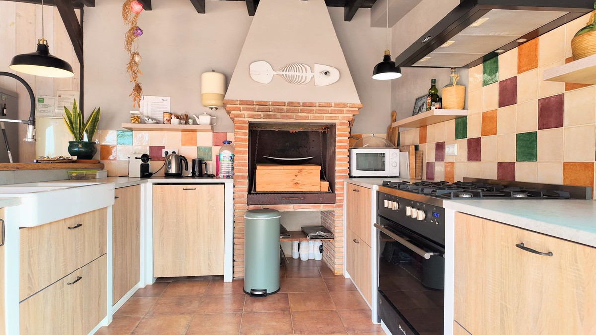 6 Bed Townhouse for sale in Alora Costa Del Sol, Málaga, Spain