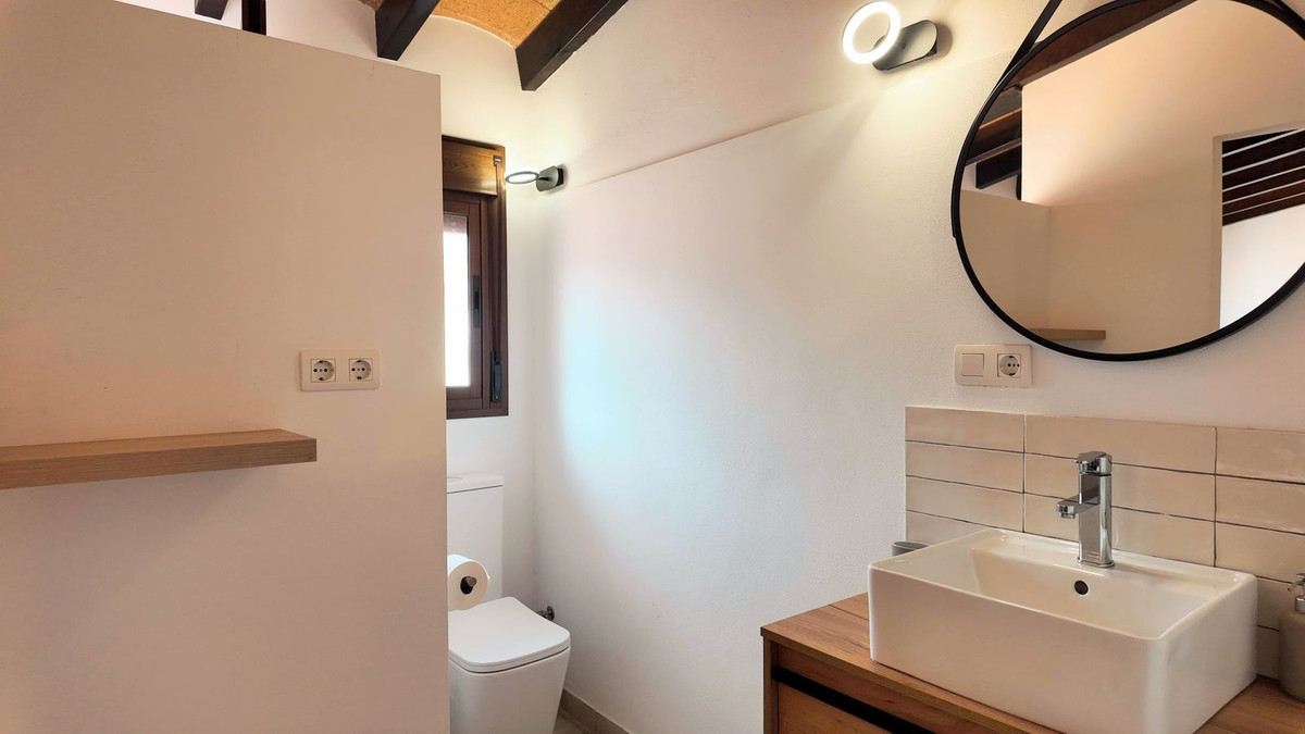 6 Bed Townhouse for sale in Alora Costa Del Sol, Málaga, Spain