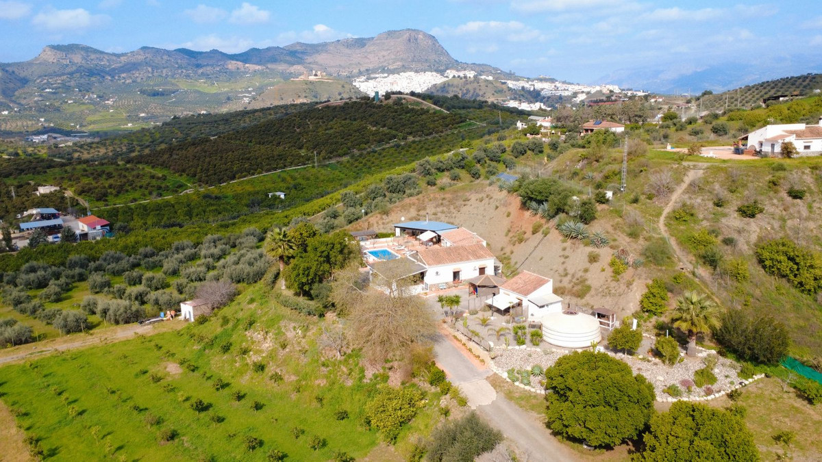 6 Bed Townhouse for sale in Alora Costa Del Sol, Málaga, Spain
