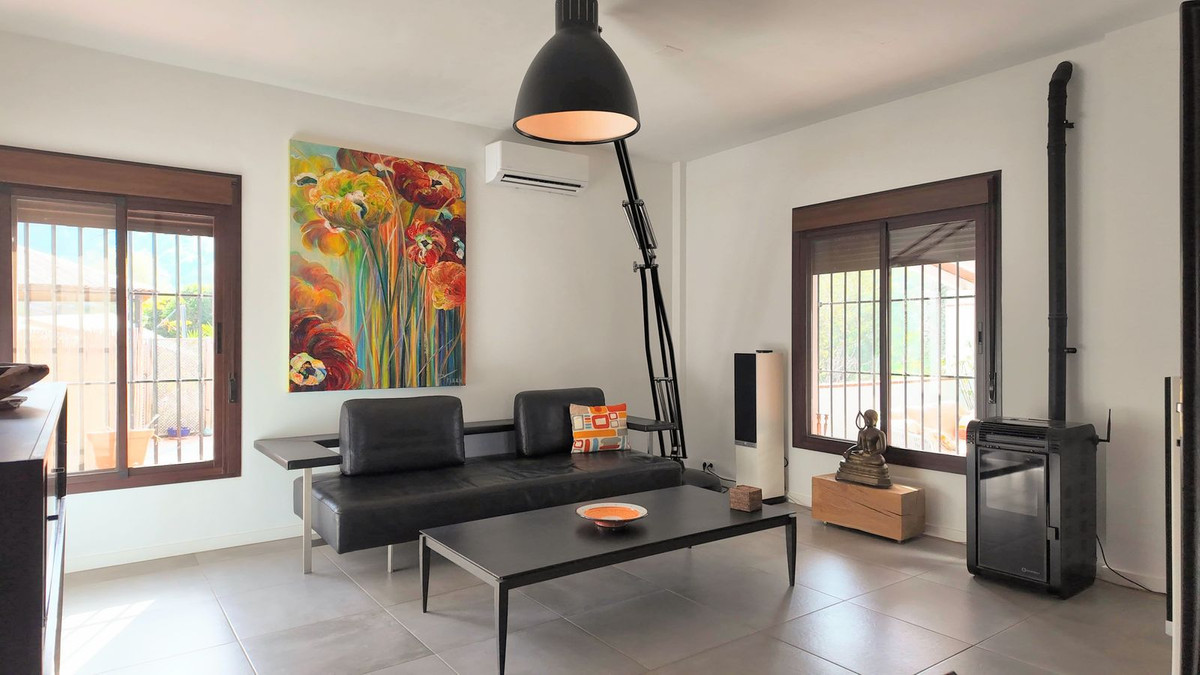 6 Bed Townhouse for sale in Alora Costa Del Sol, Málaga, Spain