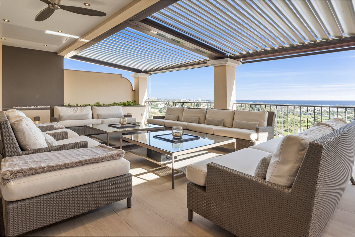 4 Bed Apartment for sale in Los Almendros Costa Del Sol, Málaga, Spain