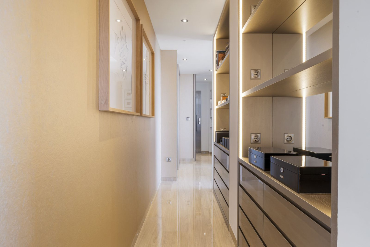 4 Bed Apartment for sale in Los Almendros Costa Del Sol, Málaga, Spain
