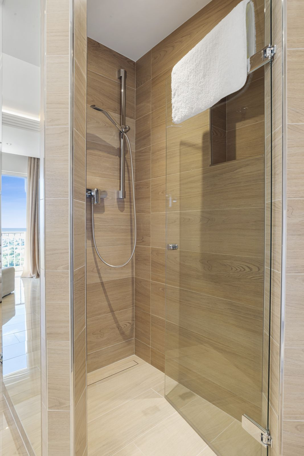 4 Bed Apartment for sale in Los Almendros Costa Del Sol, Málaga, Spain