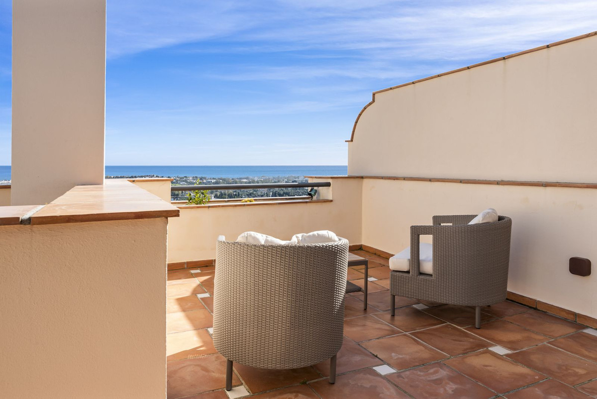 4 Bed Apartment for sale in Los Almendros Costa Del Sol, Málaga, Spain