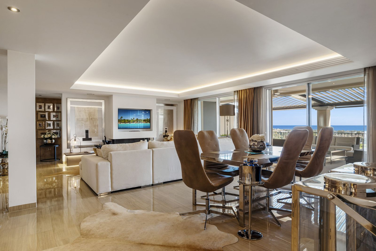 4 Bed Apartment for sale in Los Almendros Costa Del Sol, Málaga, Spain