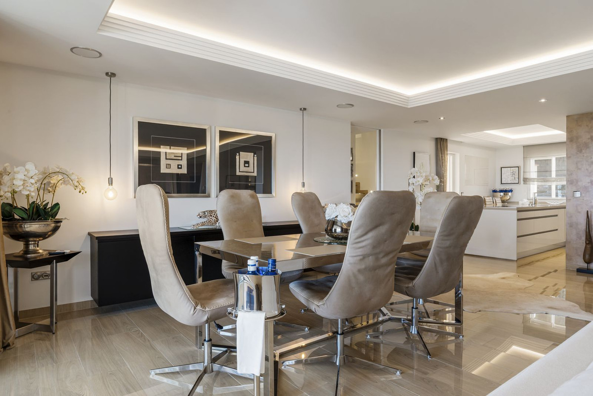 4 Bed Apartment for sale in Los Almendros Costa Del Sol, Málaga, Spain