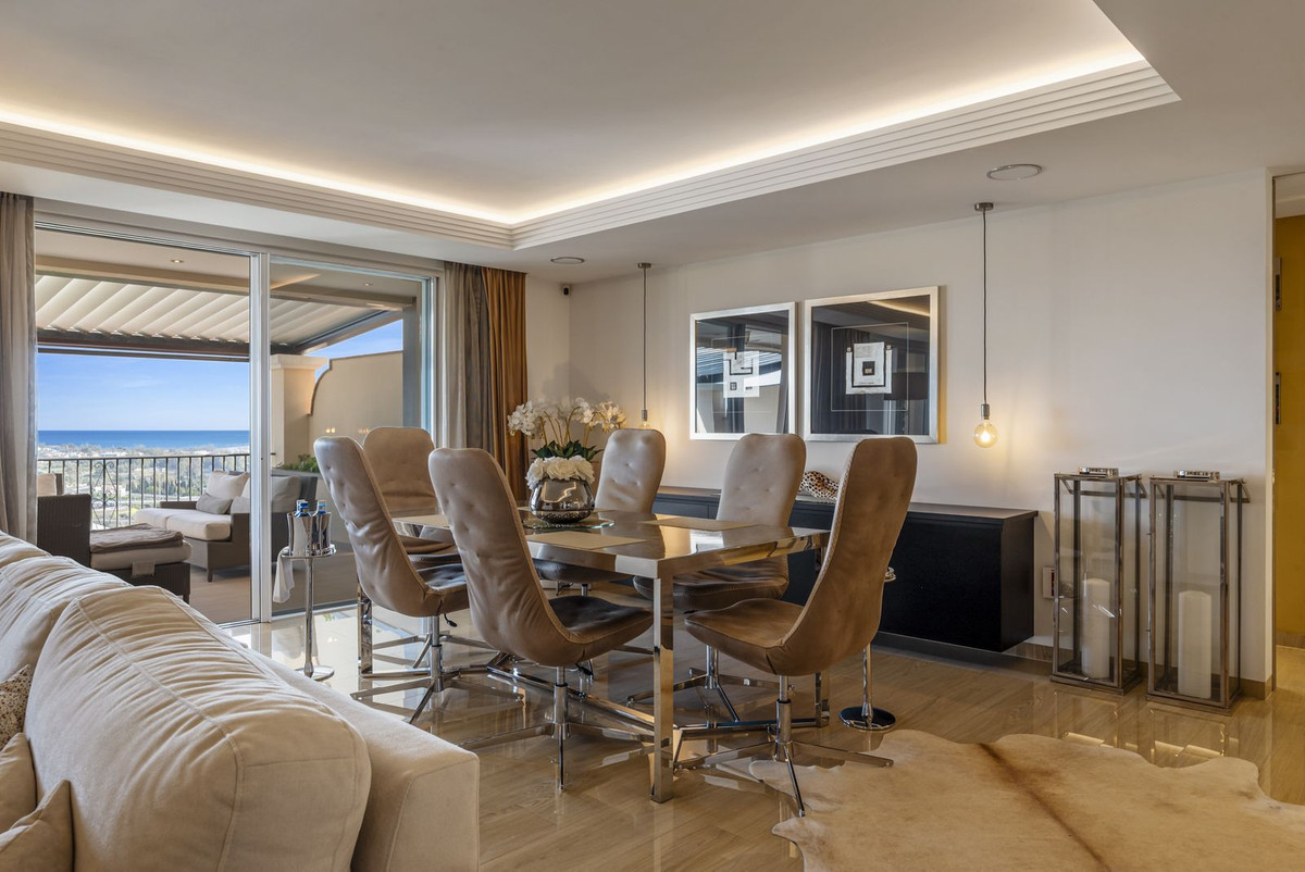 4 Bed Apartment for sale in Los Almendros Costa Del Sol, Málaga, Spain