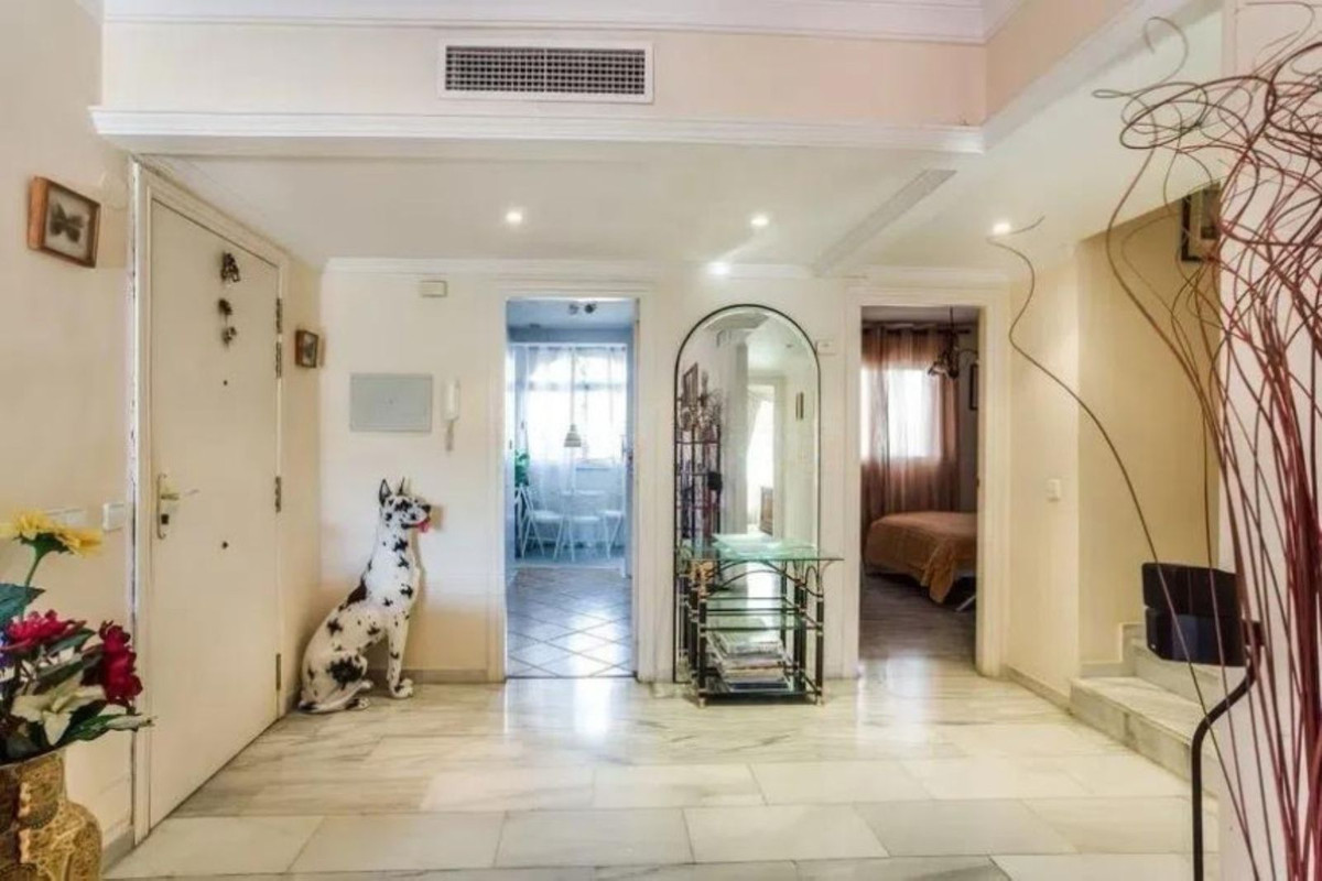 4 Bed Apartment for sale in Marbella Costa Del Sol, Málaga, Spain