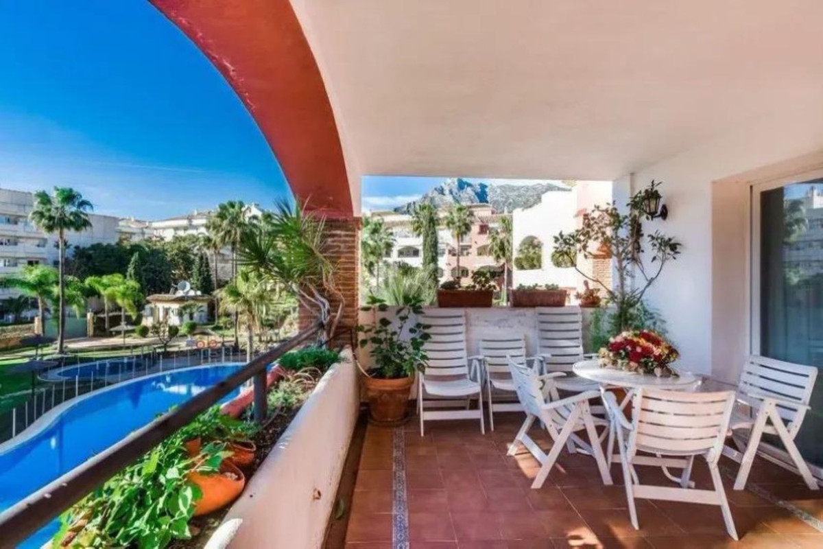 4 Bed Apartment for sale in Marbella Costa Del Sol, Málaga, Spain
