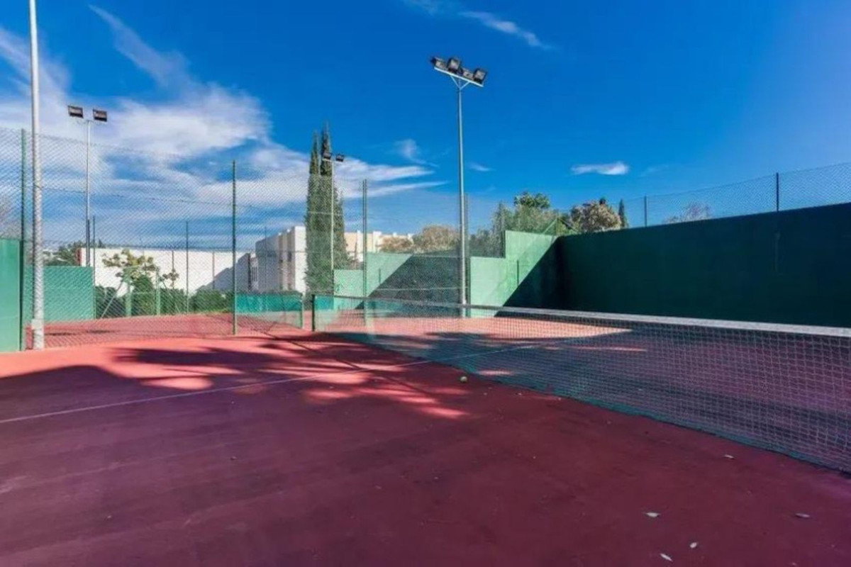 4 Bed Apartment for sale in Marbella Costa Del Sol, Málaga, Spain