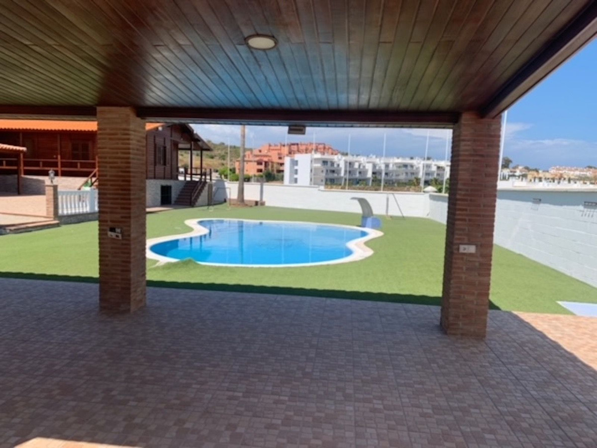 Se vende Villa - Chalet de 4 dormitorios en Costa Del Sol, Cadiz, España