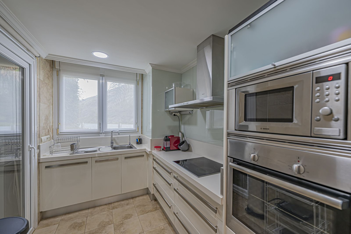 3 Bed Apartment for sale in Nueva Andalucía Costa Del Sol, Málaga, Spain
