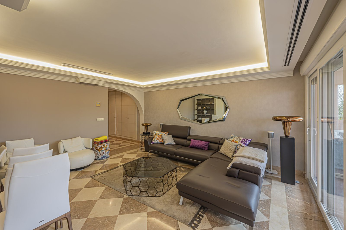 3 Bed Apartment for sale in Nueva Andalucía Costa Del Sol, Málaga, Spain