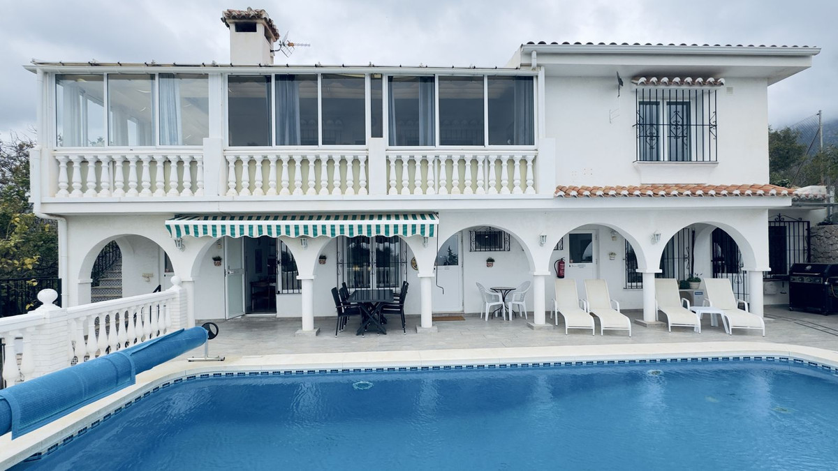 4 Bed Townhouse for sale in Mijas Costa Del Sol, Málaga, Spain