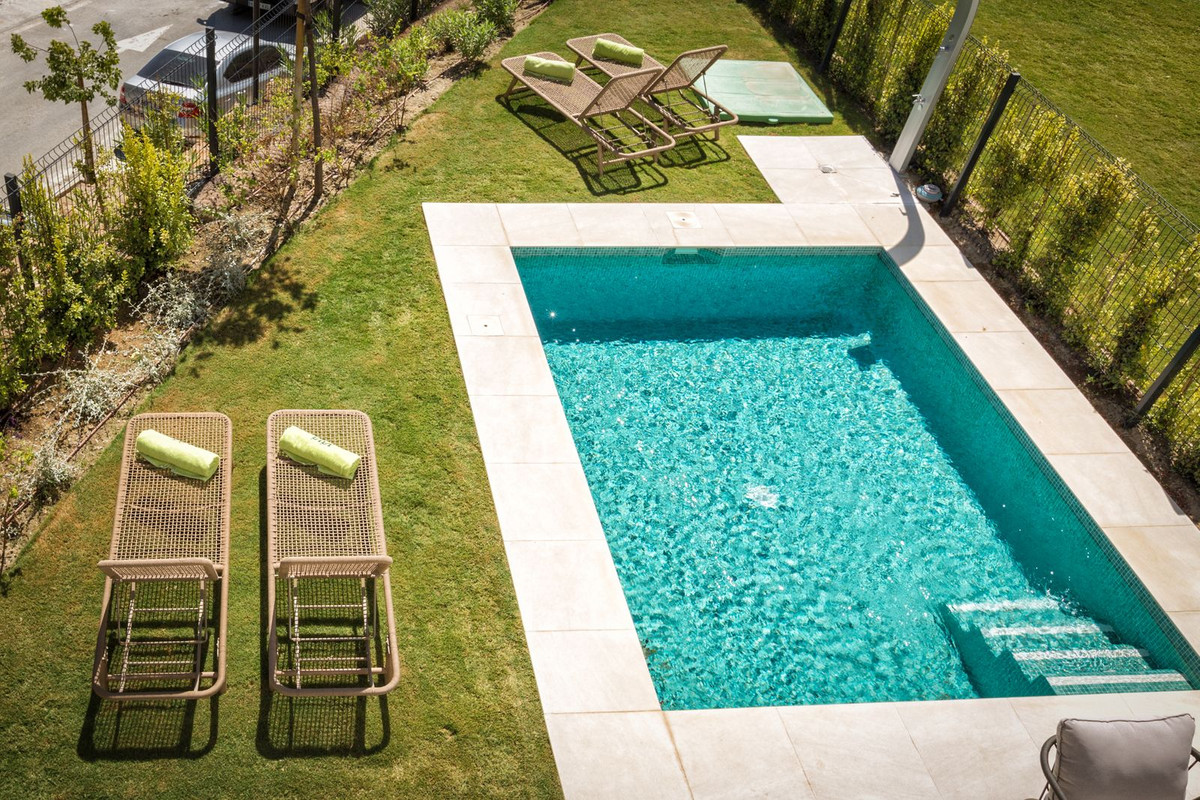4 Bed Townhouse for sale in Estepona Costa Del Sol, Málaga, Spain