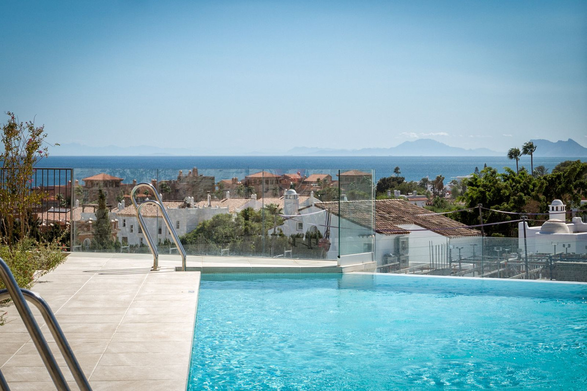 4 Bed Townhouse for sale in Estepona Costa Del Sol, Málaga, Spain
