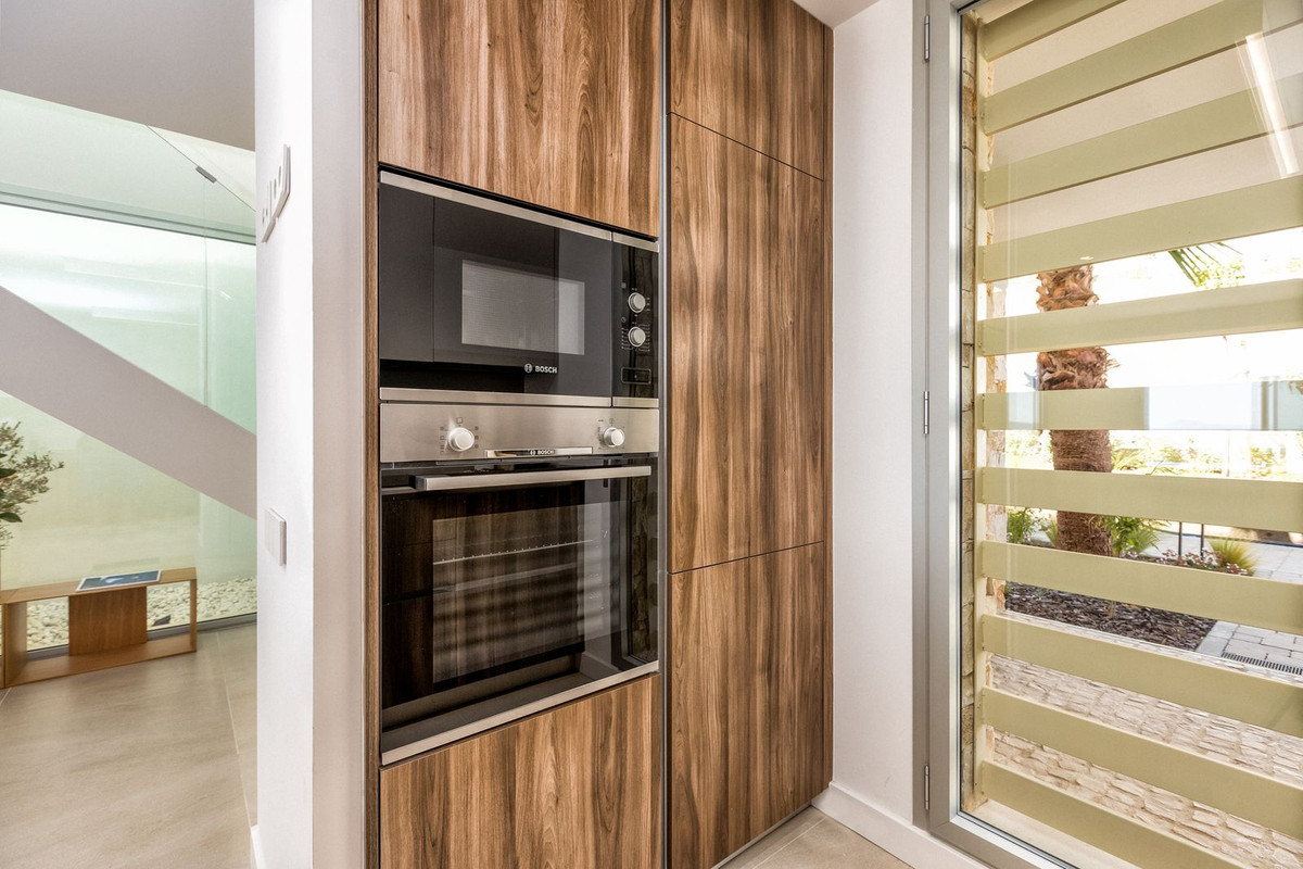 4 Bed Townhouse for sale in Estepona Costa Del Sol, Málaga, Spain