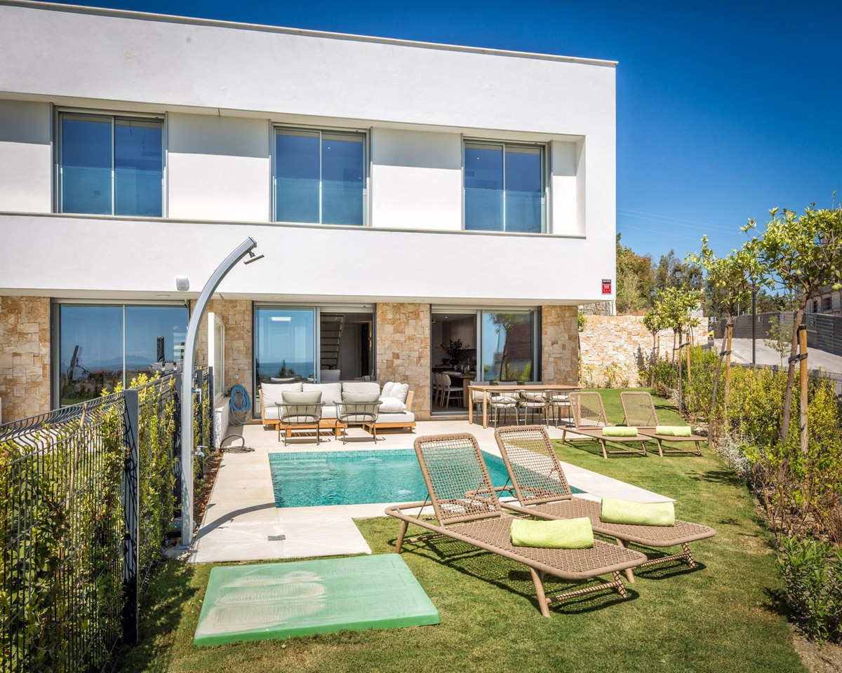 4 Bed Townhouse for sale in Estepona Costa Del Sol, Málaga, Spain