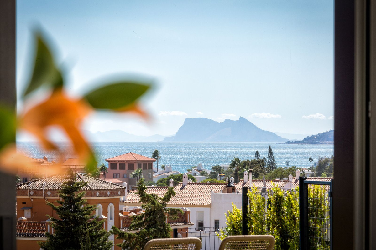 4 Bed Townhouse for sale in Estepona Costa Del Sol, Málaga, Spain