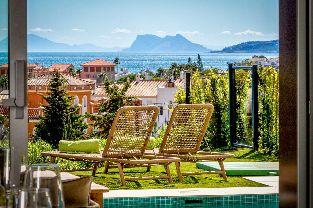 4 Bed Townhouse for sale in Estepona Costa Del Sol, Málaga, Spain