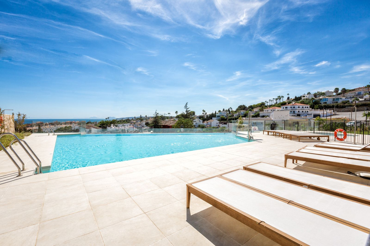 4 Bed Townhouse for sale in Estepona Costa Del Sol, Málaga, Spain