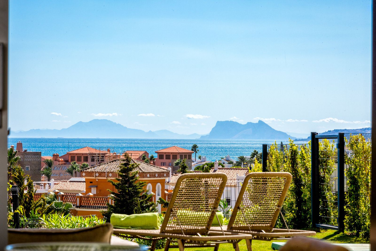 4 Bed Townhouse for sale in Estepona Costa Del Sol, Málaga, Spain